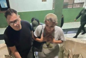 La Policía aprehende a la expresidenta Jeanine Añez y es trasladada a La Paz
