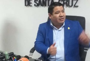 Fiscal de Santa Cruz asegura que no hay orden de aprehensión contra Camacho
