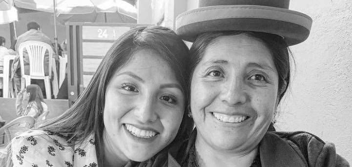 La madre de Evaliz entró al servicio diplomático de Bolivia cumpliendo funciones en Ecuador