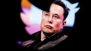 Elon Musk aseguró que la medida de limitar el número de trinos que las personas pueden leer es una "medida temporal de emergencia".