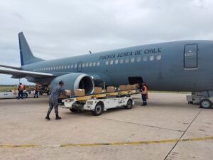 foto fuente: Lucho Arce foto: La llegada del cargamento de ayuda al aeropuerto internacional de Viru Viru, Santa Cruz.